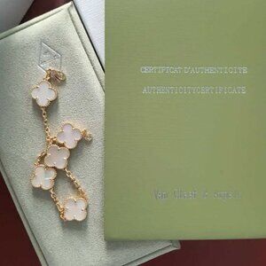 18k gold bracelet by Van Cleef & Arpels